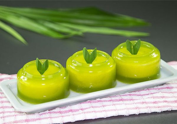 Hướng dẫn làm Thạch rau câu lá dứa nhân phô mai